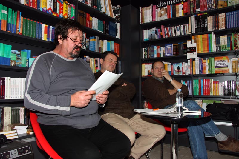 Književna večer grupe ZaPis i gosta Jurice Pavičića (foto: Filip Plazonić)