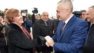 Kolinda Grabar Kitarović s albanskim predsjednikom susrela se sa stanovnicima Arbanasa Kolinda Grabar Kitarović s albanskim predsjednikom susrela se sa stanovnicima Arbanasa