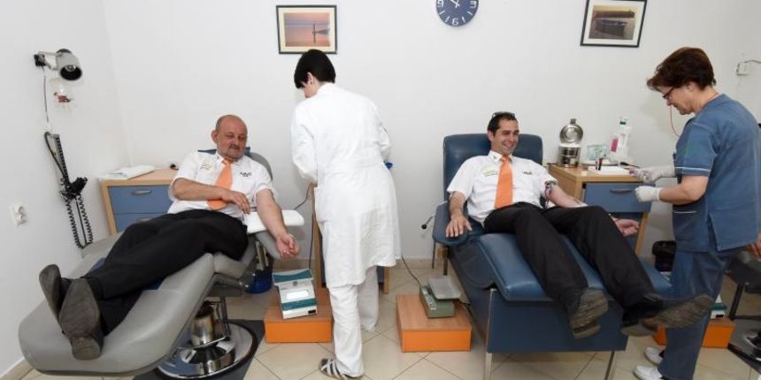 Zadar: Taksisti sudjelovali u akciji dobrovoljnog darivanja krvi, Photo: Dino Stanin/PIXSELL