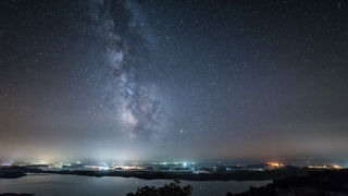 Spektakularno noćno nebo nad Vranskim jezerom Spektakularno noćno nebo nad Vranskim jezerom