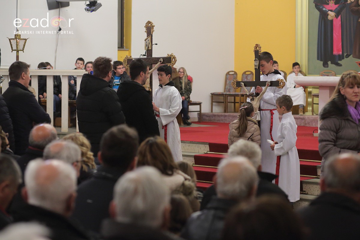 Bibinje: Tradicionalna procesija s Križem na Veliki Petak