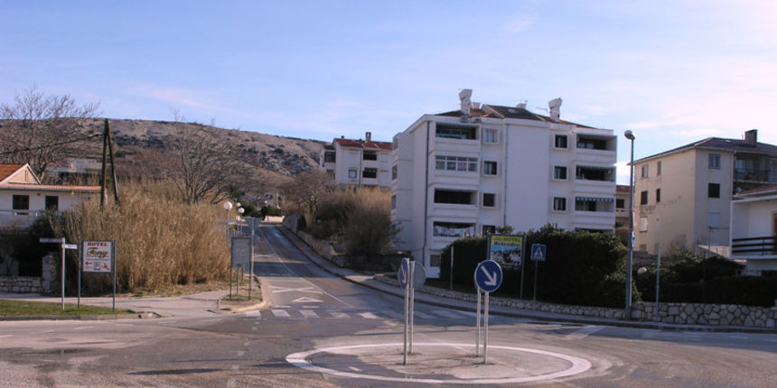 Jedan kružni tok, na području Golije u Pagu, već je dijelom napravljen (Foto: Josip Portada) Jedan kružni tok, na području Golije u Pagu, već je dijelom napravljen (Foto: Josip Portada)