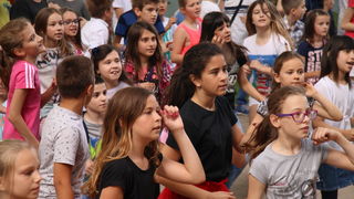 Posljednji dan nastave u OŠ Petra Preradovića u ritmu zumbe Posljednji dan nastave u OŠ Petra Preradovića u ritmu zumbe