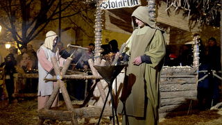 Zagreb, 221212.
Kaptol.
Zajednica Cenacolo vec 13 godina ispred Katedrale na Kaptolu u bozicno vrijeme priredjuje Zive jaslice.
Na fotografiji: detalj sa priredbe.
Foto: Admir Buljubasic / CROPIX Zagreb, 221212.
Kaptol.
Zajednica Cenacolo vec 13 godina ispred Katedrale na Kaptolu u bozicno vrijeme priredjuje Zive jaslice.
Na fotografiji: detalj sa priredbe.
Foto: Admir Buljubasic / CROPIX