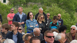 Misa na ostacima crkve na Petrini, foto: Leo Banić Misa na ostacima crkve na Petrini, foto: Leo Banić