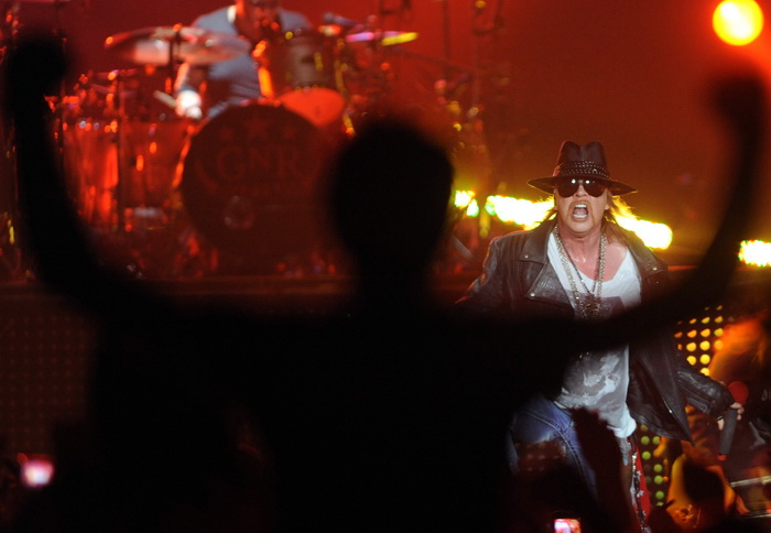 Split, 170712.
Koncert americke grupe Guns ‘n’ Roses koja je krajem 80-ih i pocetkom 90-ih bila jedna od vodecih grupa svijeta, danas je s malo manje popularnosti gostovala u splitskoj Spaladium Areni gdje se okupilo nekoliko tisuca obozavatelja. 
Na foto