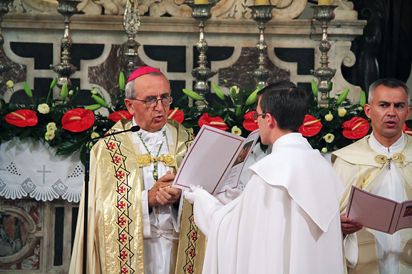Svečana večernja misa u crkvi Sv.Šime (foto:Saša Čuka)