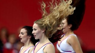 Plesačice zabavljale gledatelje na utakmici Norveške i Bjelorusije Plesačice zabavljale gledatelje na utakmici Norveške i Bjelorusije