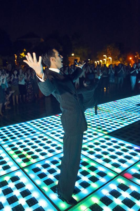 20.06.2013., Zadar – Pod gotovo punim mjesecom na instalaciji Pozdrav Suncu otvoren je 4. festival tanga.Photo: Filip Brala/PIXSELL 20.06.2013., Zadar – Pod gotovo punim mjesecom na instalaciji Pozdrav Suncu otvoren je 4. festival tanga.Photo: Filip Brala/PIXSELL