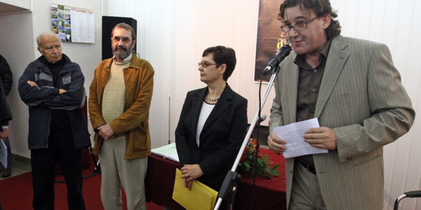 Zadar, 221110. U izlozbenoj dvorani Znanstvene knjiznice otvorena je izlozba “Izdavastvo na zadarskom podrucju”. Na fotografiji: okupljene je pozdravio ravnatelj Znanstvene knjiznice zadar Miro Grubic. Foto: Vladimir Ivanov / CROPIX