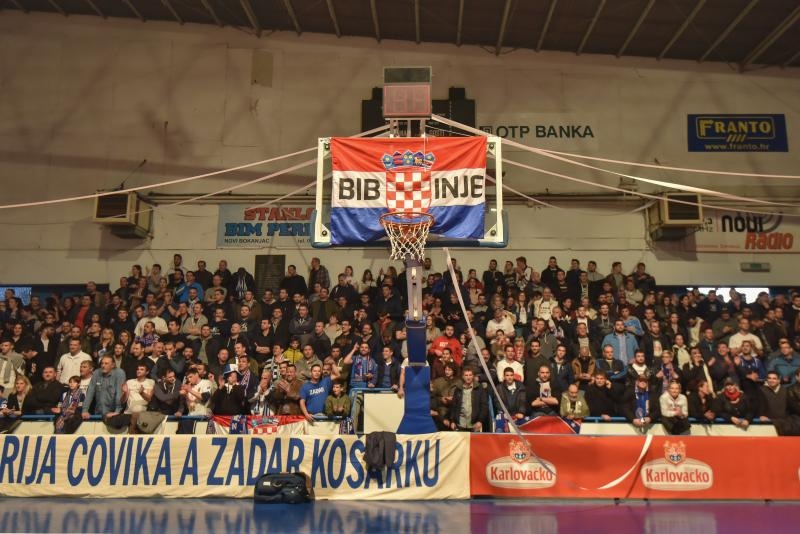 Humanitarno gledanje utakmic Zadar-Cibona (85-84) u Jazinama