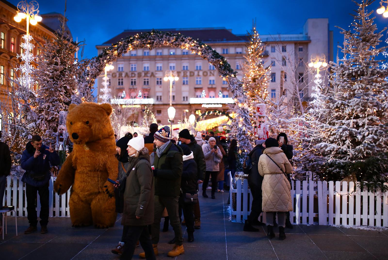 Zagrebački Advent na Trgu bana Jelačića