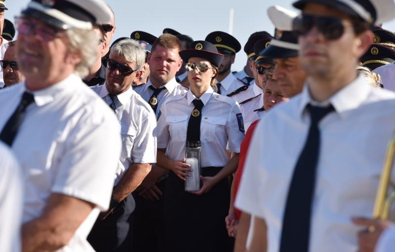 Vodice: Mimohodom vatrogasaca započelo obilježavanje 9. obljetnice kornatske tragedije. Photo: Hrvoje Jelavić/PIXSELL Vodice: Mimohodom vatrogasaca započelo obilježavanje 9. obljetnice kornatske tragedije. Photo: Hrvoje Jelavić/PIXSELL