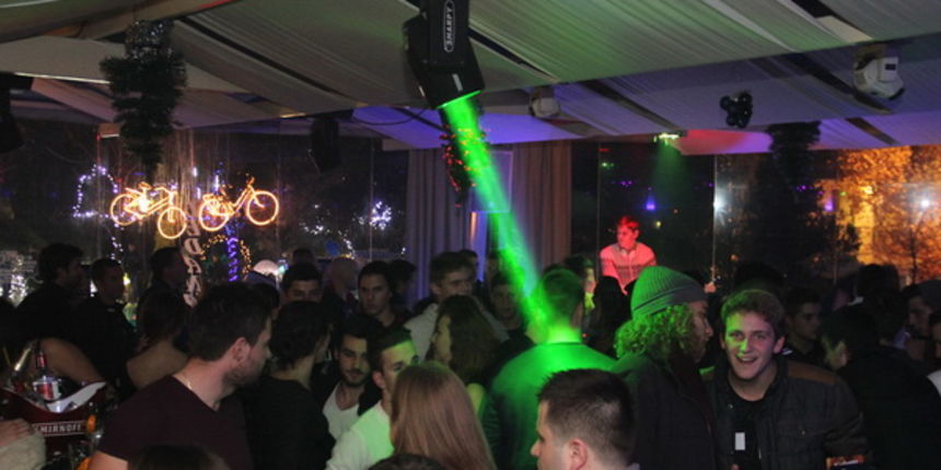Vikend u Ledani Lounge & Baru: Red Hot Friday Night i Saturday White Fever.