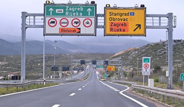 Na autocesti A1 otežan promet zbog snijega i olujne bure