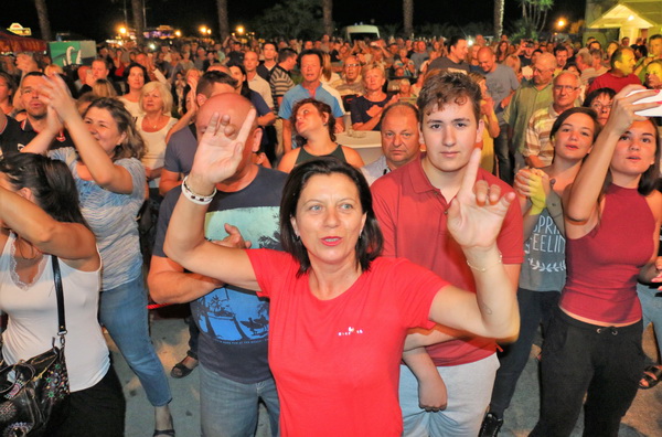 Jasmin Stavros na Viru