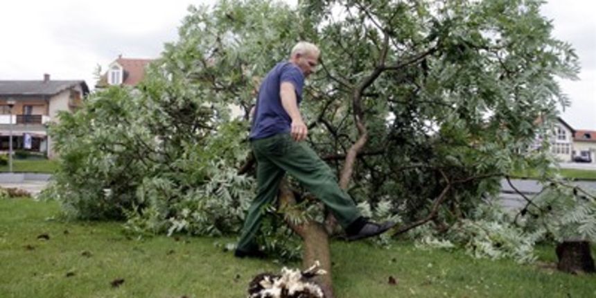 Nevrijeme u Međimurju (Foto: Željko Hajdinjak/CROPIX) Nevrijeme u Međimurju (Foto: Željko Hajdinjak/CROPIX)