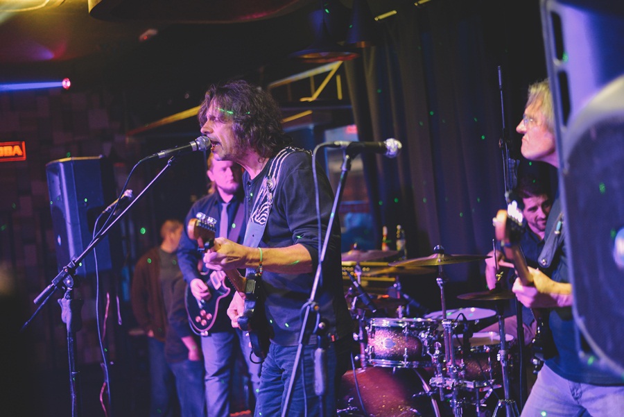 Jurica Pađen & Aerodrom u Maraschino baru; foto Iva Perinčić Jurica Pađen & Aerodrom u Maraschino baru; foto Iva Perinčić