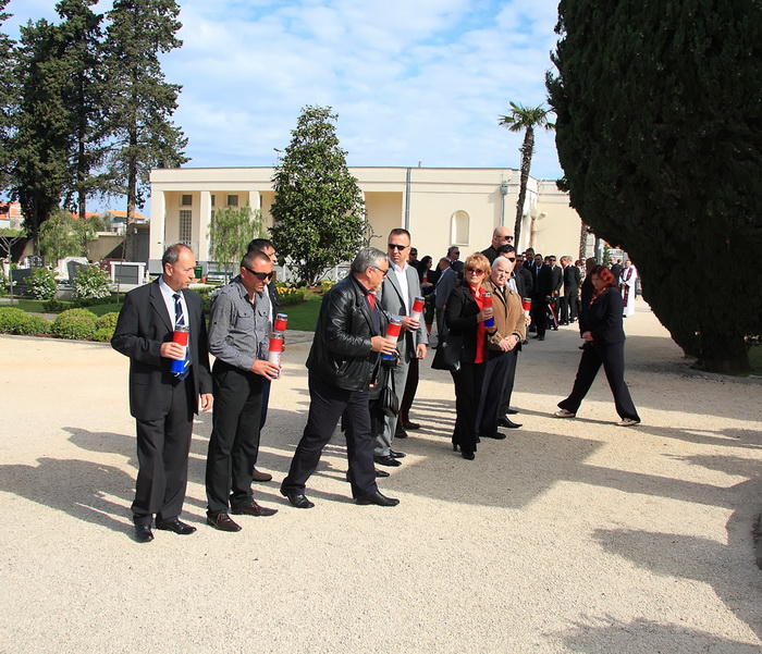 Dan županije: Polaganje vijenaca na Gradskom groblju Zadar Dan županije: Polaganje vijenaca na Gradskom groblju Zadar