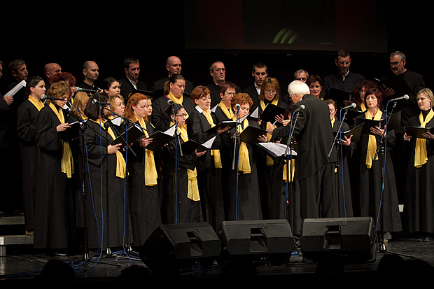 HNK Zadar: “Ljubi s ljubavlju”, foto: Leo Banić HNK Zadar: “Ljubi s ljubavlju”, foto: Leo Banić