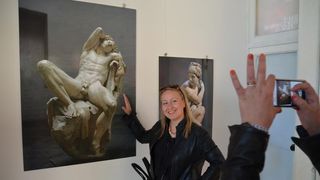 U Galeriji C8 otvorena je izlozba Ars Amatoria ljubav i erotika u starom Rimu koju organiziraju Arheoloski muzej Zadar i Arheoloski muzej Istre .O izlozbi su govorili Darko Komso ravnatelj Arheoloskog muzeja u Puli i Autorica izlozbe dr. sc. Kornelija A. U Galeriji C8 otvorena je izlozba Ars Amatoria ljubav i erotika u starom Rimu koju organiziraju Arheoloski muzej Zadar i Arheoloski muzej Istre .O izlozbi su govorili Darko Komso ravnatelj Arheoloskog muzeja u Puli i Autorica izlozbe dr. sc. Kornelija A.