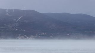 Posedarje: Olujna bura stvara probleme u prometu