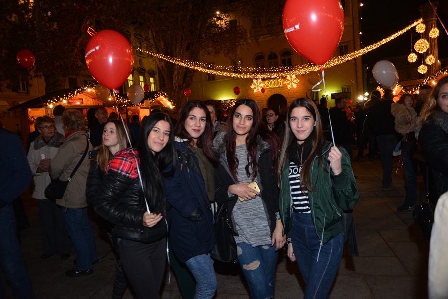 Započeo Advent u Zadru ; foto Iva Perinčić