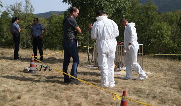 Mjesto Zidine nedaleko Tomislavgrada gdje su nepoznati napadaci pucali na Zdravka Mamica te ga pritom ranili u potkoljenicu. Zdravko Mamic je bio u posjetu mjestu povodom godisnjice smrti svog oca. Nakon ranjavanja, Zdravko Mamic je bio smjesten u Dom zdr