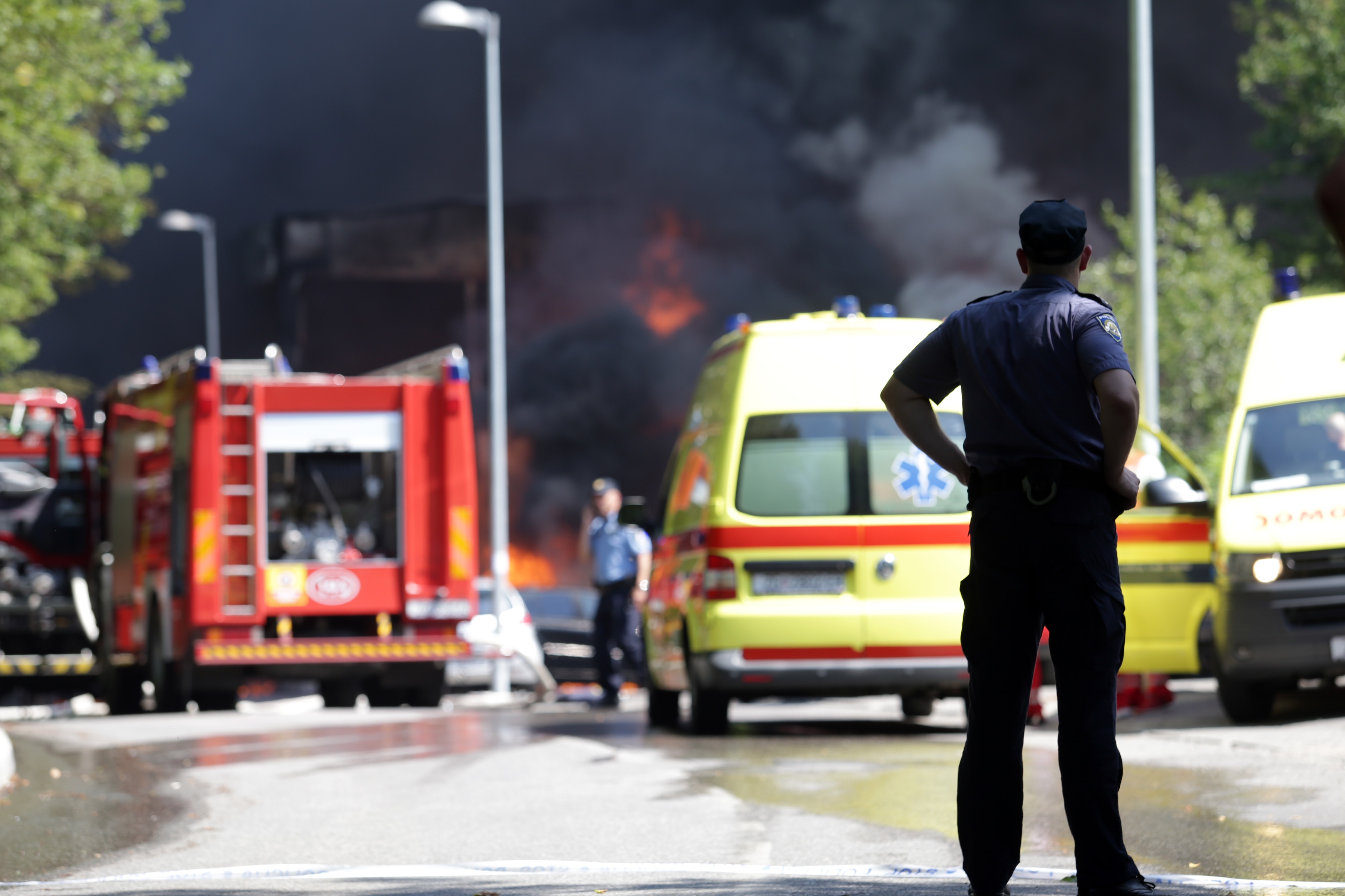 Požar na ŠRC Jelenovac, grad prekriven dimom, zaustavljeni autobusi…