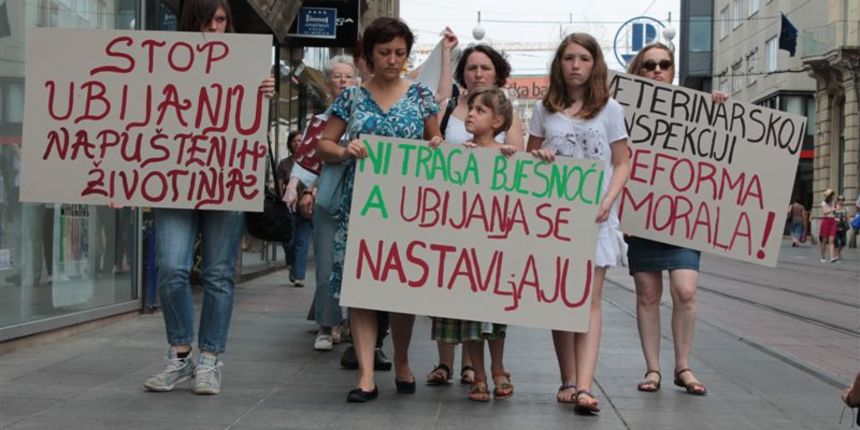 Oko 400 ljudi na prosvjedu za hitno otvaranje skloništa, foto: Prijatelji životinja Oko 400 ljudi na prosvjedu za hitno otvaranje skloništa, foto: Prijatelji životinja