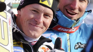 Kitzbuhel, 210111. Fis Audi World Cup, Svjetski skijaski kup u Kitzbuhelu utrka Super G. Na slici: Ivica Kostelic pobjednik Super G u pozadini Aksel Lund Svindal drugi u ukupnom poretku nakon Ivice. Foto: Drago Sopta / CROPIX Kitzbuhel, 210111. Fis Audi World Cup, Svjetski skijaski kup u Kitzbuhelu utrka Super G. Na slici: Ivica Kostelic pobjednik Super G u pozadini Aksel Lund Svindal drugi u ukupnom poretku nakon Ivice. Foto: Drago Sopta / CROPIX