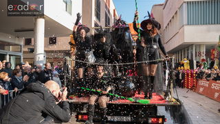 Zadarski karneval 2018: Povorka maškaranih skupina od Gradskih vrata preko Foruma do Narodnog trga Zadarski karneval 2018: Povorka maškaranih skupina od Gradskih vrata preko Foruma do Narodnog trga