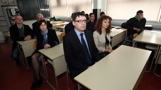 Zadar, 250313.
Ministar znanosti, obrazovanja i sporta Zeljko Jovanovic sa suradnicima boravi u radnom posjetu Zadru. Obisao je Strukovnu skolu Vice Vlatkovica, jednu od najopremljenijih i najinovativnijih strukovnih skola u Hrvatskoj, a domacin mu je bio Zadar, 250313.
Ministar znanosti, obrazovanja i sporta Zeljko Jovanovic sa suradnicima boravi u radnom posjetu Zadru. Obisao je Strukovnu skolu Vice Vlatkovica, jednu od najopremljenijih i najinovativnijih strukovnih skola u Hrvatskoj, a domacin mu je bio