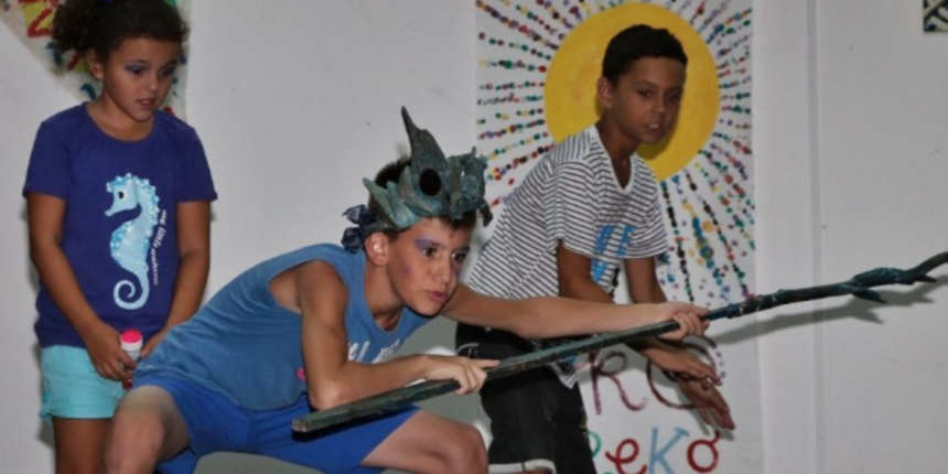 Mali preški glumci premijerno izveli morsku priču “Trag u beskraju”