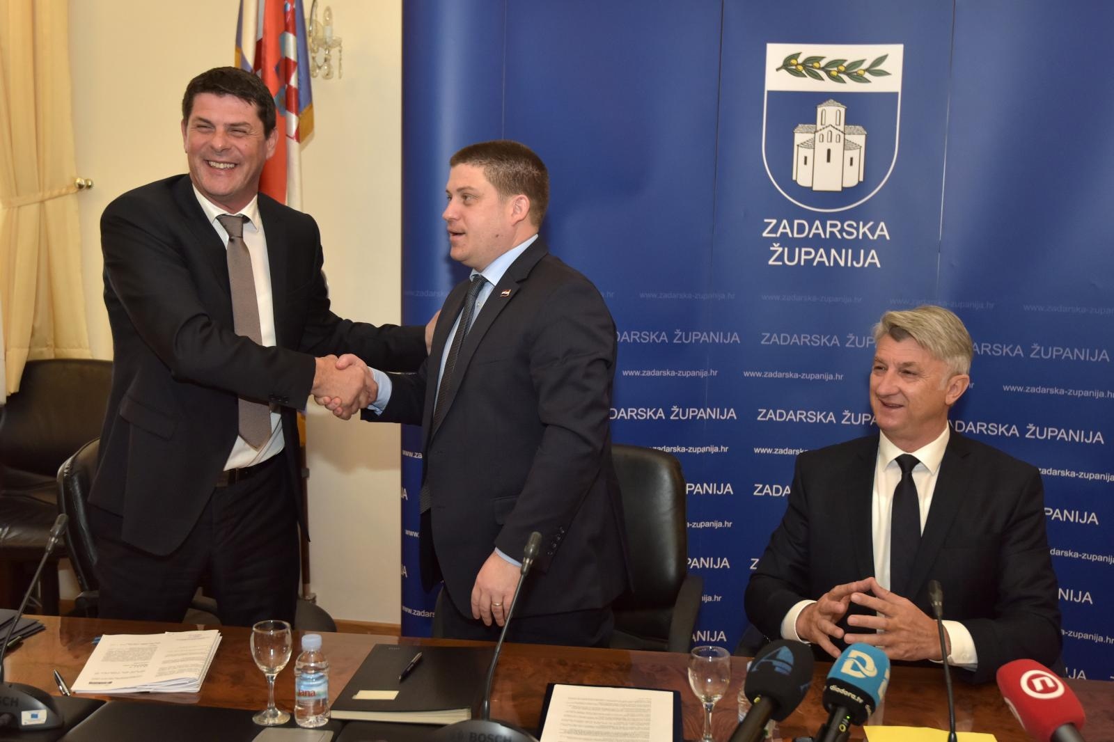 Potpisan ugovor za 10 projekata sanacije i rekonstrukcije pomorskog dobra Potpisan ugovor za 10 projekata sanacije i rekonstrukcije pomorskog dobra