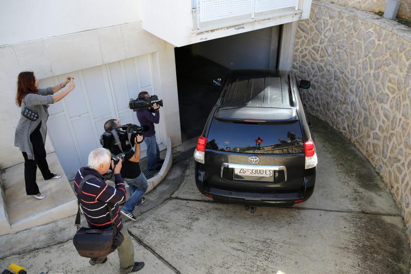 Danas je nakon ispitivanja u Zagrebu u stan u zadarskim Arbanasima od strane policije doveden bivši državni tajnik Zdravko Livaković kako bi se uz njegovu prisutnost i prisutnost njegova odvjetnika obavila pretraga stana. Pretpostavlja se da se istražuje