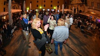 FIMBA After party na Narodnom trgu uz bend Songbusters FIMBA After party na Narodnom trgu uz bend Songbusters