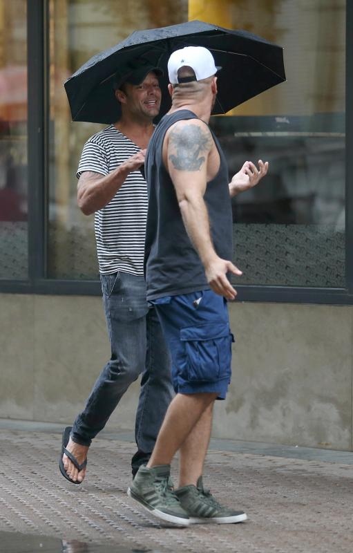 Zagreb: Ricky Martin prošetao gradom u društvu partnera Jwana i Viktora Drage Zagreb: Ricky Martin prošetao gradom u društvu partnera Jwana i Viktora Drage