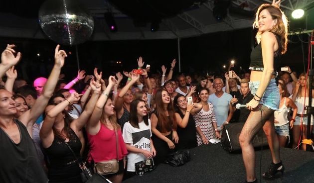 Severina održala koncert u prepunoj primoštenskoj diskoteci Aurora.  Photo: Hrvoje Jelavić/PIXSELL
