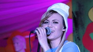 Virske maškare: Nedjelja u znaku zvijezdice Meri, Tota i Tempo Banda