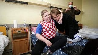 Luki Modriću u dječjoj bolnici u Klaićevoj uručena nagrada nogometaša godine, Photo: Petar Glebov/PIXSELL Luki Modriću u dječjoj bolnici u Klaićevoj uručena nagrada nogometaša godine, Photo: Petar Glebov/PIXSELL