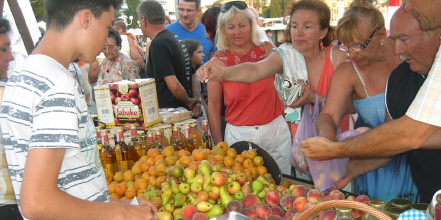 BIOGRASD, 07.07.2013. LAG summers letni festival LAG Laura
Nasali narode, jeftino dan samo da prodam BIOGRASD, 07.07.2013. LAG summers letni festival LAG Laura
Nasali narode, jeftino dan samo da prodam