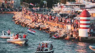 Zadar priredio čudesan doček svojim Vatrenim herojima (1)
