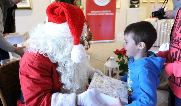 Božićni darak dm-a