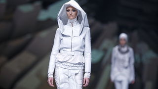 Zagreb, 120311.
Veceras je na Zagrebackom velesajmu odrzana druga vecer modne revije Dove Fashion.Hr.
Revije ce trajati do nedjelje 13.03.
Revija na slici: Igor Galas.
Model: Karla Milinovic.
Foto: Neja Markicevic / CROPIX