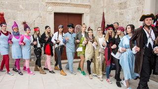 Paški zimski karneval 2017.- Maškarane skupine u karnevalskoj povorci Paški zimski karneval 2017.- Maškarane skupine u karnevalskoj povorci