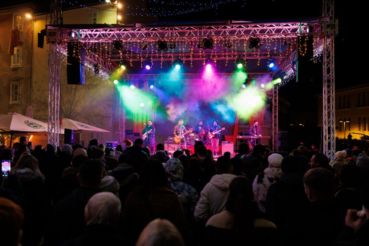 Vatra na Adventu u Zadru Vatra na Adventu u Zadru