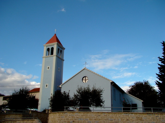 U Buliću otkriveno poprsje don Petra Nakića, foto: Marko Ledenko U Buliću otkriveno poprsje don Petra Nakića, foto: Marko Ledenko