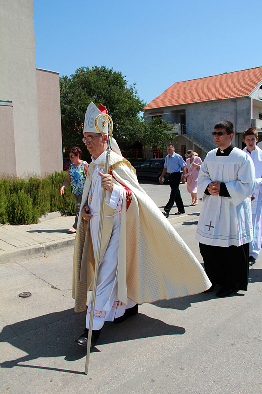 U Skabrnji odrzano veliko misno slavlje i procesija povodom blagdana Velike Gospe U Skabrnji odrzano veliko misno slavlje i procesija povodom blagdana Velike Gospe