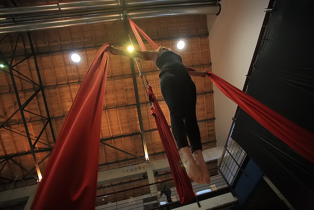 Arsenal: Xiomara Circo Art – ples na svili, Foto: Roberto Lerga Arsenal: Xiomara Circo Art – ples na svili, Foto: Roberto Lerga